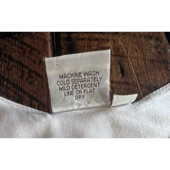 Pristine White Batik Ball Sleeveless Rayon top Size Small/Medium-Not For Sale - Picture 12 of 13